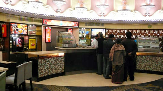 1215%20cinema05.jpg